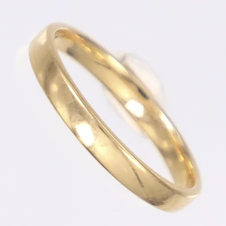 Ring, slät, tillv, Schalins, stl 19¾, bredd 3mm, gravyr, 18K Vikt: 3,4 g