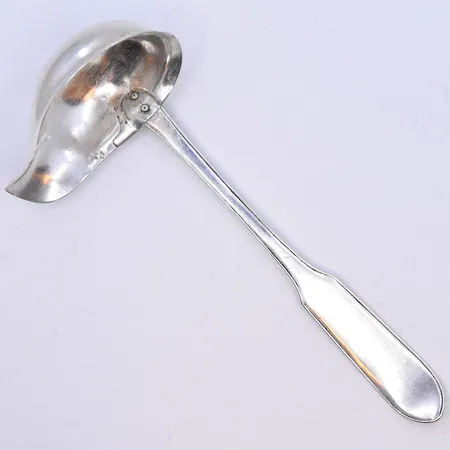 Såsslev, längd 16,5 cm, silver 830/1000. Vikt: 40,3 g