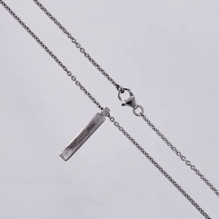 Kedja Ankarlänk med hänge med text DCOR, längd kedja ca: 50,5cm, bredd: ca 2mm, hänge längd: ca 2,6cm, bredd: ca 4mm, GHA, 925/1000 Silver  Vikt: 8,9 g