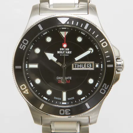 Herrur Swiss Military by Chrono, stål, quartz, 42mm, refnr  SM34068.13, safirglas, dag, datum, stållänk, repigt viklås, inga andra tillbehör. 