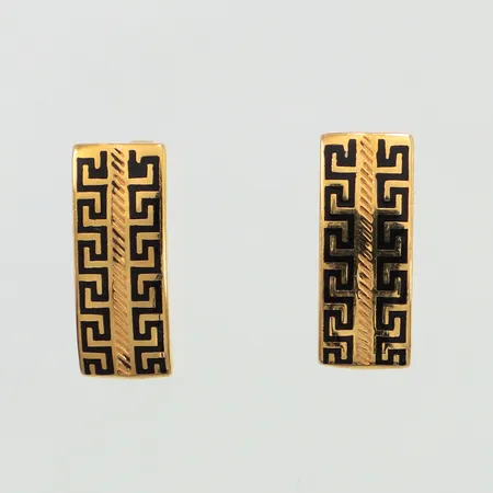 Ett par örhängen, meandermönster, längd 16,2mm, bredd 6,2mm, 21K Vikt: 3,6 g