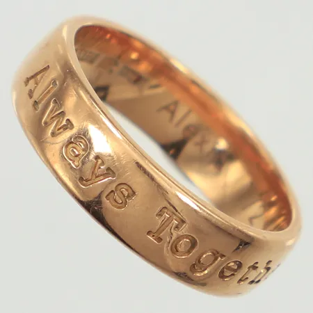 Ring, stl 19¾, bredd 6mm, gravyr, 18K Vikt: 9,1 g