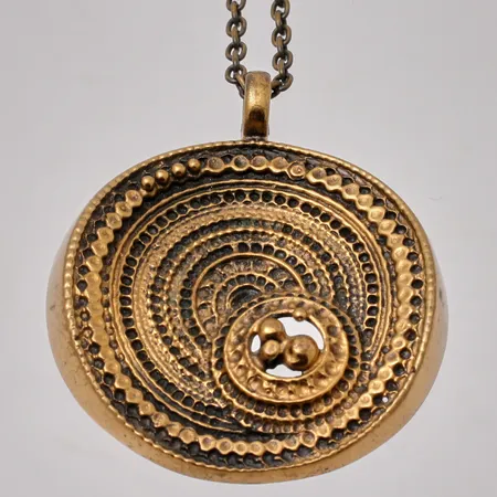 Hänge med kedja i brons, hänge mått 44,5x51,6mm, design Jorma Laine, Finland, kedja, 62cm, Ankar, bredd 2,5mm,