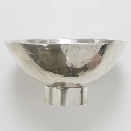 Bägare, hamrad yta, 3,7cm, silver 830 Vikt: 43 g