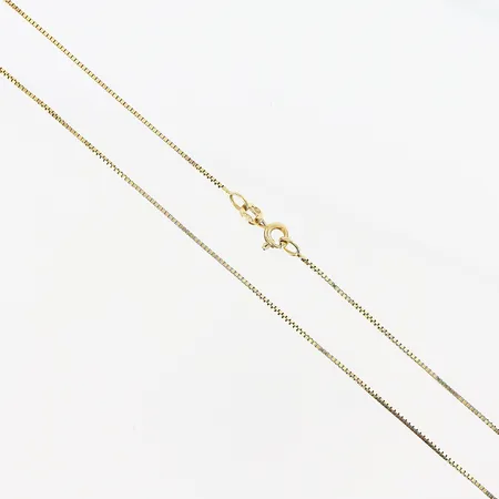 Kedja, Venezia, 44,5cm, bredd 1mm, skeva länkar, 18K.  Vikt: 2,7 g