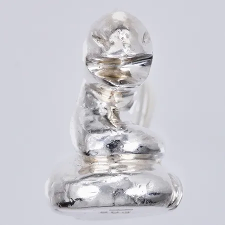 Figur i silver, Pokemon Ekans, höjd: ca 2,2cm, stämpel KMW, 999/1000 Silver Vikt: 18,2 g