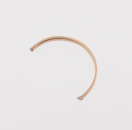 Trasigt guld, 18k. Vikt: 0,7 g