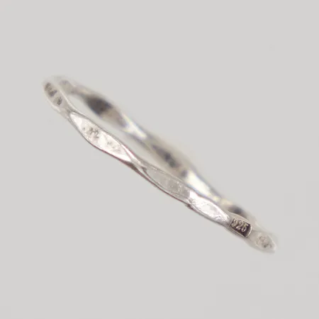 Ring, stl 16¼, bredd 1,4mm, Silver 925/1000 Vikt: 0,4 g