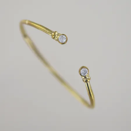 Armring öppen modell med stenar, defekter, 9K Vikt: 3,1 g