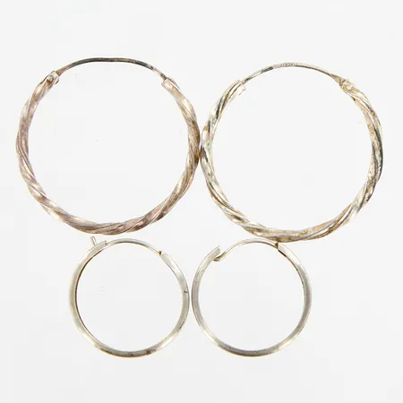 Två par örhängen, Ø16-25mm, silver 925/1000 Vikt: 2,5 g