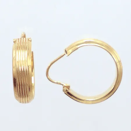 Ett par örhängen 19¾, 18k Vikt: 2,8 g