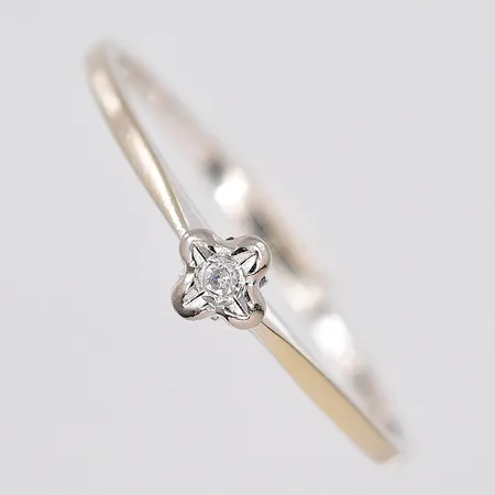 Ring vitguld, ca 0,005ct, stl 18½, nagg, 18K Vikt: 1,2 g