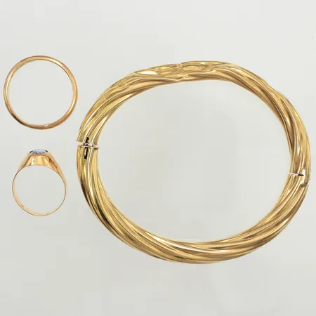 Armring, defekt, två ringar, gravyr, defekta, 18K  Vikt: 19,5 g
