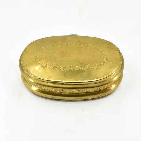 Dosa, längd 11 cm, bredd 70 mm, höjd 43 mm, mässing.