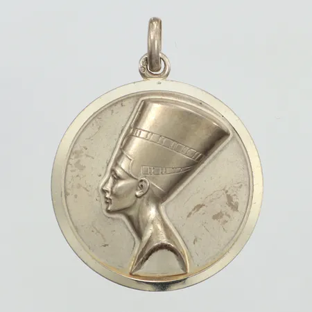 Hänge, Nefertiti, längd 40mm, bredd 29,9mm, silver 925/1000 Vikt: 6,8 g