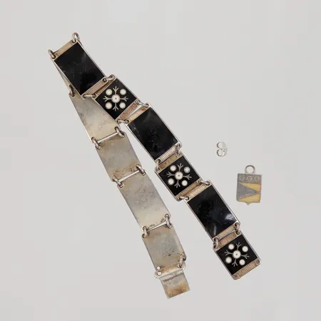 Armband defekt + Hänge utan ögla + stopp till örhänge, Silver 925/1000 Vikt: 19,6 g