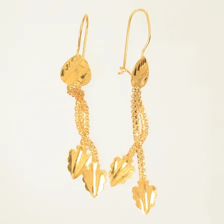 Ett par örhängen 45mm exkl öglor, bredd 12mm, ojämna öglor, 21K Vikt: 2,5 g