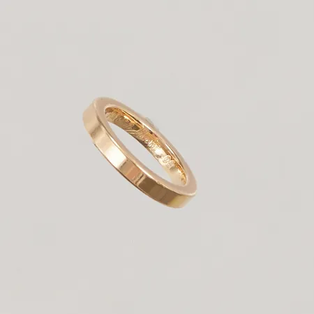 Ring, Ø15½, bredd:3mm, gravyr, 18K 5,8g. 