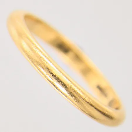 Ring, slät, stl 19¾, bredd 2,8mm, 20K Vikt: 4,7 g