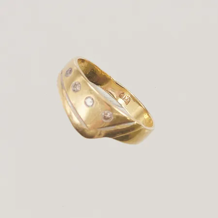 Ring, diamanter 4x ca 0,02ct, Ø15, bredd:7mm, 18K 2,3g.