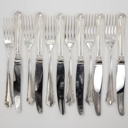 6 Gafflar, 17,8cm, 6 Knivar med stålblad, 20cm, modell Chippendale, GAB år 1991-94, etui, Bruttovikt: 659,1g.