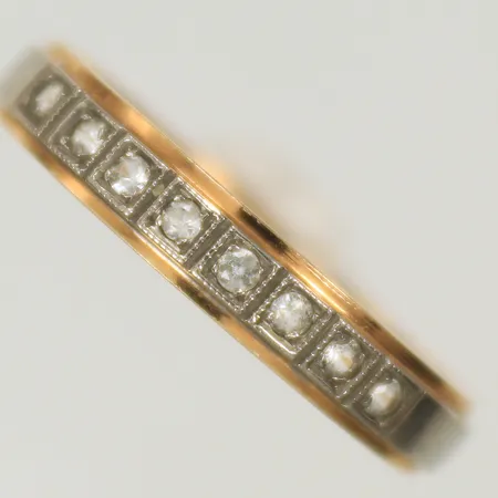 Ring "tvåfärgad" med vita stenar, stl ca, 20 (slitna stenar, repig) 18K, 3,5g Vikt: 3,5 g