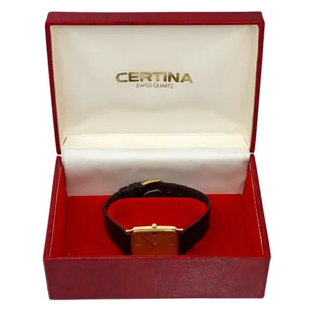 Herrur Certina Q, 14K guld, 27,5 x 34 mm, quartz - behöver nytt batteri, boettnummer 156.9000.65, safirglas, originalbox, original skinnband och spänne, något missfärgad bakboett - i övrigt i fint skick, Vikt: 0 g