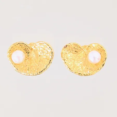 Ett par örhängen med odlade sötvattenpärlor, Flora Danica, Danmark, 8x11mm, förgyllt silver 925/1000 Vikt: 1,6 g