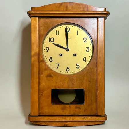 Väggpendyl, Westerstrand, 46 x 31 x 13cm, trä, uppdragsnycklar finns Skickas med postpaket.