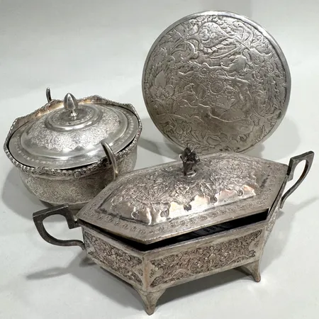 Diverse silverföremål, skeva/buckliga, utländska stämplar, silver 830/1000 Vikt: 818,3 g