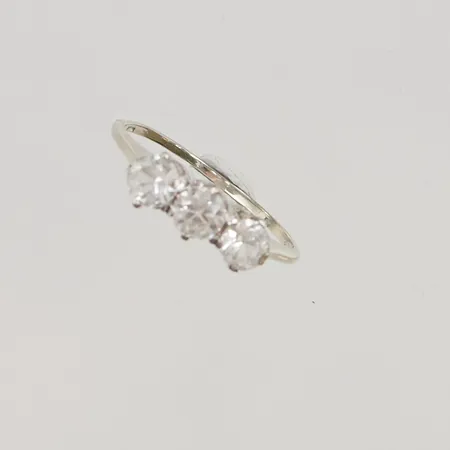 Ring, Ø15¾, bredd:4mm, vita stenar, 18K 1,8g.