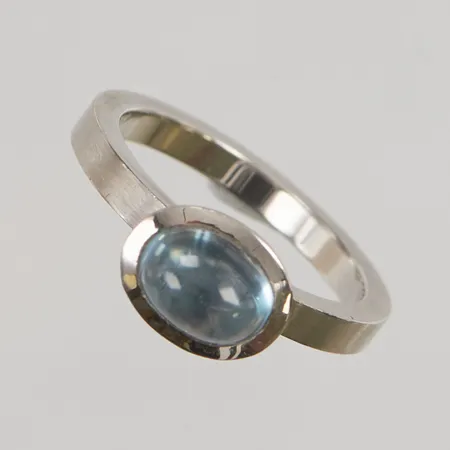 Ring, Ø17½, bredd:2-8mm, akvamarin, 18K 6,2g.