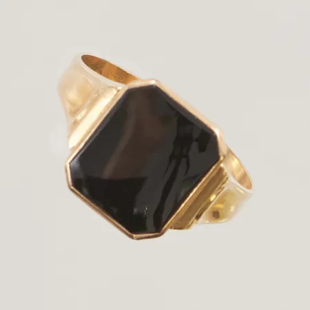 Klackring, onyx, Ø22¾, bredd:14mm, 18K 4,4g.