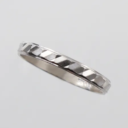 Ring mönstrad, stl 17mm, silver 800 Vikt: 1 g