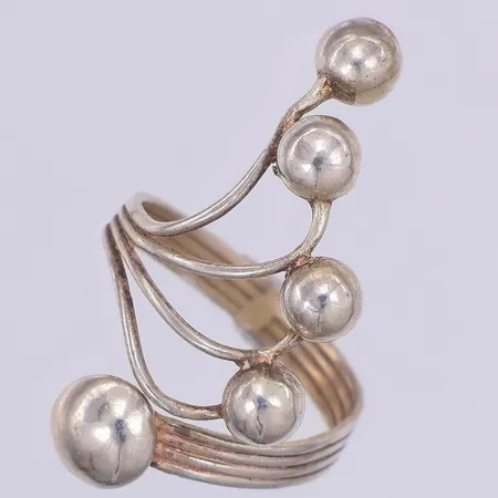 Ring, regelbar storlek, 925/1000 silver Vikt: 3,3 g