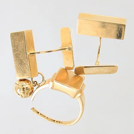 Diverse guldsmycken, defekt, 18K  Vikt: 17,2 g