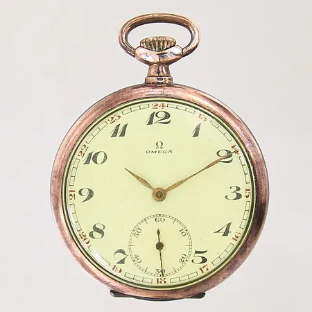 Fickur Omega, silver 800/1000, manuell, boett-nr: 7977558, verk-nr: 7312194, Ø50mm, liten sekundvisare, mindre repor samt bucklor, innerboett i silver, oxiderad, något böjda visare, gulnad urtavla, monogram, inga tillbehör