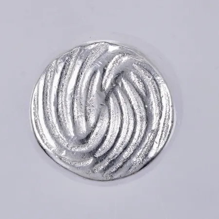 Figur i silver, pralin, Ø ca 25mm, 999/1000 Silver  Vikt: 43,4 g