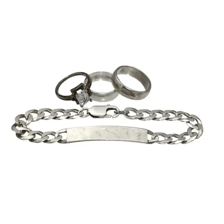 Diverse silversmycken, 925/1000, bruksmärken/defekter, gravyr  Vikt: 26,9 g