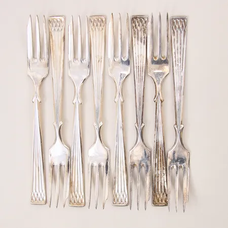Bakelsegafflar 8st, modell Arvsilver, längd 14,8cm, silver 830/1000 Vikt: 154,6 g