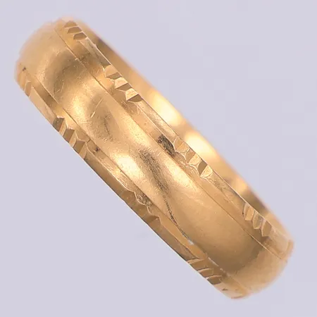 Ring, mönstrad, stl 17½, gravyr, 18K Vikt: 5 g