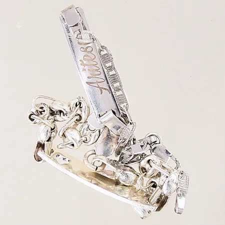 Silversmycken, gravyrer, silver 925/1000 Vikt: 7,5 g