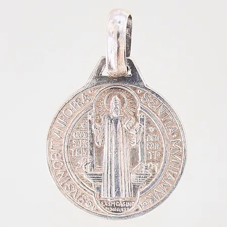 Hänge, med motiv av Benedikt av Nursia, 45x31mm, silver 925/1000 Vikt: 10,9 g