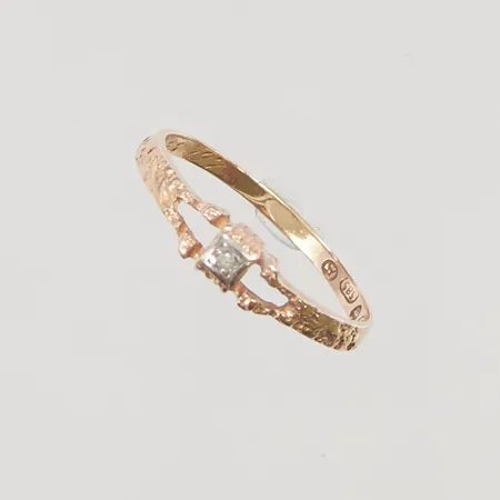 Ring, diamant ca 0,01ct, Ø18½, bredd:4mm, 14K 1,4g.