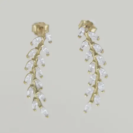 Ett par örhängen med stenar, höjd 2,5 cm, 9K Vikt: 1,5 g