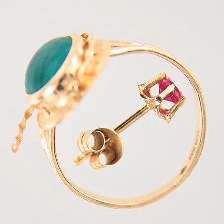 Diverse guld, udda, stenar, defekt, 18K Vikt: 2,4 g