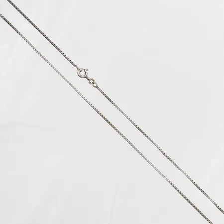 Kedja Venezia, längd 46cm, bredd 1,5mm, slitage, ojämnheter, 925/1000 silver. Vikt: 3,4 g