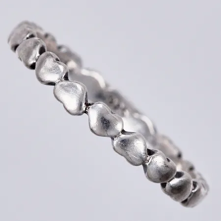 Ring med hjärtmönster, stl: ca 18, bredd: ca 2,5mm, 925/1000 Silver Vikt: 1,3 g