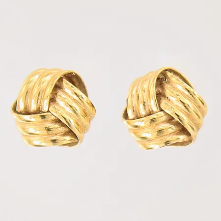 Ett par örhängen, Ø7,8mm, en snurrebuss saknas, 18K Vikt: 1,3 g