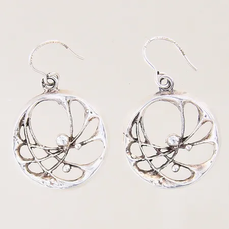 Ett par örhängen med dekor, Spiderweb, Karl Laine, Finland, Ø24mm, silver 925/1000 Vikt: 6,2 g